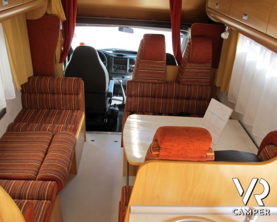 Challenger Mageo 142 - camper mansardato usato, 7 posti letto, con doppia dinette e letti a castello laterali, su meccanica Ford, concessionaria torin