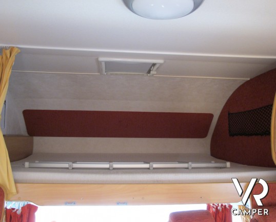 Challenger Mageo 142 - camper mansardato usato, 7 posti letto, con doppia dinette e letti a castello laterali, su meccanica Ford, concessionaria torin