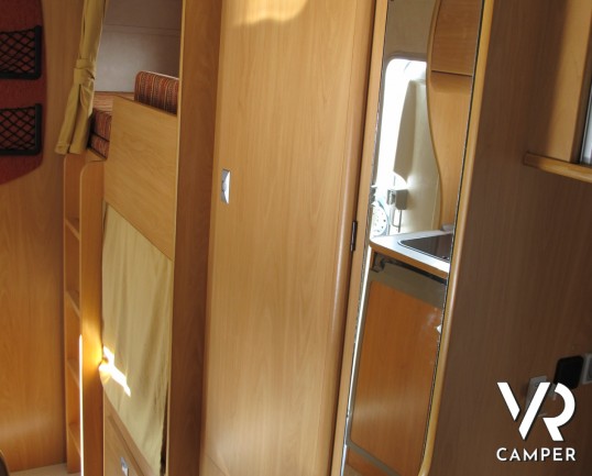 Challenger Mageo 142 - camper mansardato usato, 7 posti letto, con doppia dinette e letti a castello laterali, su meccanica Ford, concessionaria torin