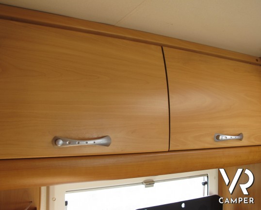 Chausson Welcome 22: camper mansardato usato con letti a castello, doppia dinette, mansarda per dormire, camper per famiglie, vendita camper torino dr