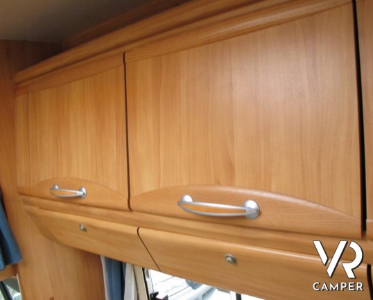 Adria Coral 660: camper mansardato usato, 6 posti letto, con ampia dinette, portabici, garage, rampa per moto, ottimo per famiglie, concessionaria cam