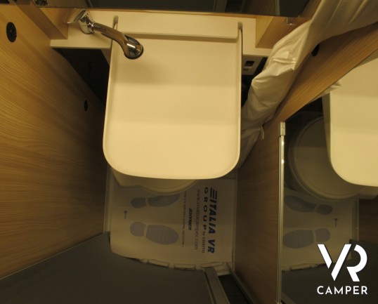 Burstner CityCar C 601: camper furgonato con letto matrimoniale, 4 posti letto, patente B, camper nuovo 2019