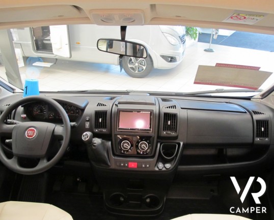 Burstner Lyseo TD Privilege 590 G: camper semintegrale 4 posti letto, con cucina ad angolo, letto basculante elettrico anteriore, patente B