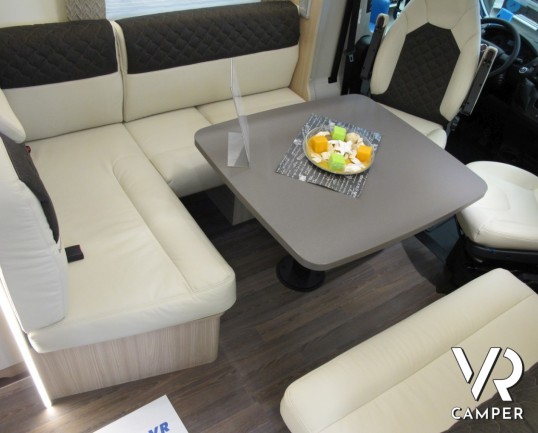 Burstner Lyseo TD Privilege 590 G: camper semintegrale 4 posti letto, con cucina ad angolo, letto basculante elettrico anteriore, patente B