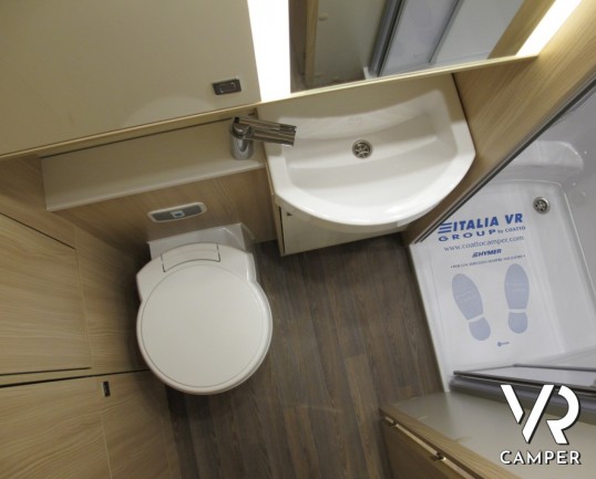 Burstner Lyseo TD Privilege 590 G: camper semintegrale 4 posti letto, con cucina ad angolo, letto basculante elettrico anteriore, patente B