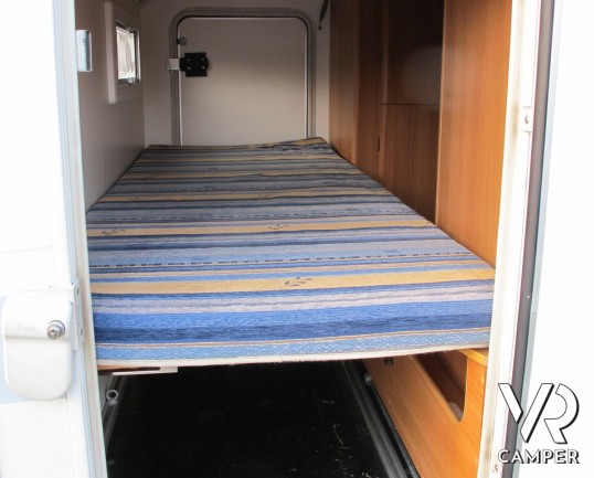 Challanger Mageo 163: camper usato mansardato, con letti a castello posteriori, ampia mansarda in resina, frgirorifero grande e doccia separata