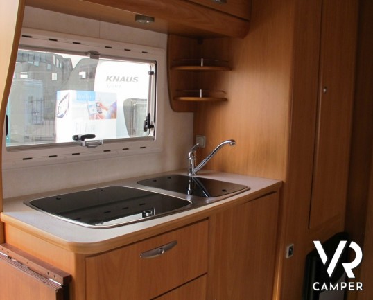Chausson Welcome 22: camper mansardato usato con letti a castello, doppia dinette, mansarda per dormire, camper per famiglie, vendita camper torino dr
