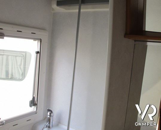 Chausson Welcome 22: camper mansardato usato con letti a castello, doppia dinette, mansarda per dormire, camper per famiglie, vendita camper torino dr