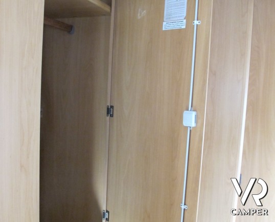 Chausson Welcome 22: camper mansardato usato con letti a castello, doppia dinette, mansarda per dormire, camper per famiglie, vendita camper torino dr