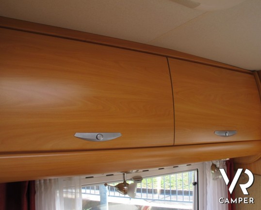 Chausson Welcome 55: camper usato semintegrale 4 posti letto, con veranda e portabici, ideale per famiglie