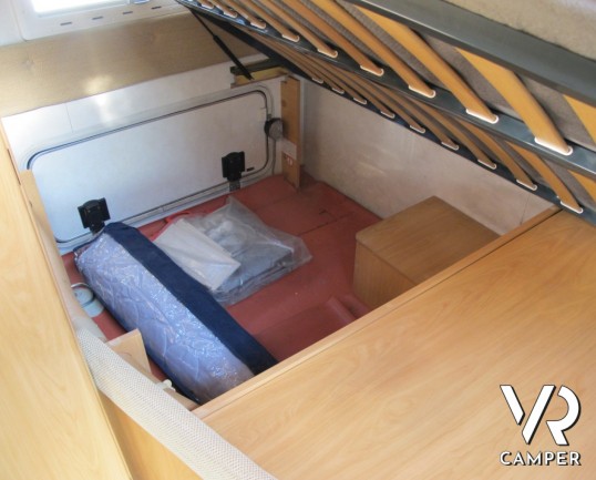 Chausson Welcome 55: camper usato semintegrale 4 posti letto, con veranda e portabici, ideale per famiglie