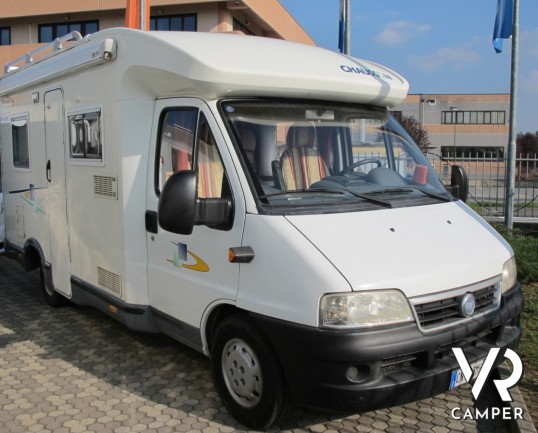 Chausson Welcome 55: camper usato semintegrale 4 posti letto, con veranda e portabici, ideale per famiglie