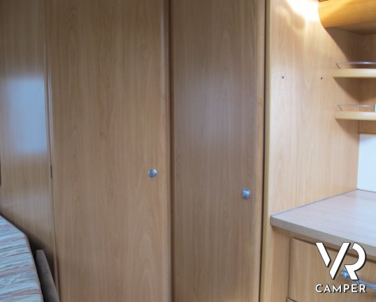 Chausson Welcome 85: camper usato semintegrale, 4 posti letto, con veranda e climatizzatore, ideale per famiglie