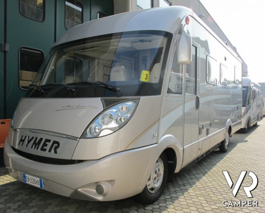 Hymer B 698 SL: camper motorhome usato con pochissimi km, 4 posti letto, climatizzatore, antenna satellitare, tappezzeria in pelle, vendita camper a T