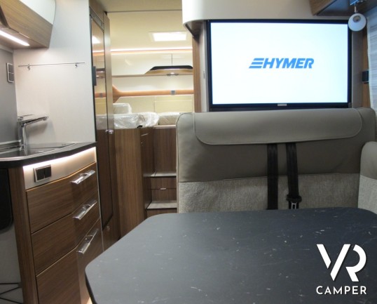 Hymer BMC-I 580: motorhome 4 posti con letti gemelli in coda, bagno con doccia separata. Meccanica Mercedes Sprinter, Euro 6, patente B