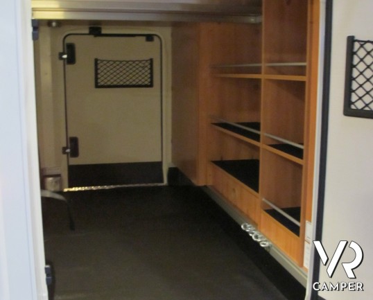 Hymer Exsis I 594: camper nuovo con letto matrimoniale trasversale in coda, bagno e doccia separati, 4 posti letto, camper nuovo 2019