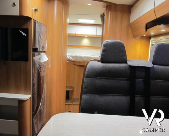 Hymer Exsis I 594: camper nuovo con letto matrimoniale trasversale in coda, bagno e doccia separati, 4 posti letto, camper nuovo 2019