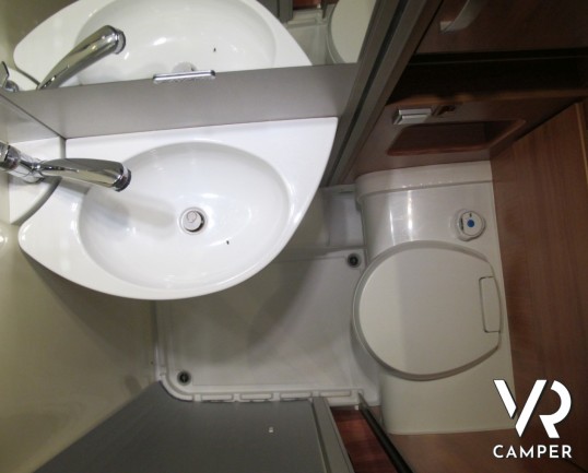 Hymer Exsis-I 504: camper motorhome usato compatto, 4 posti letto e omologati con meccanica 150 cavalli Fiat Ducato