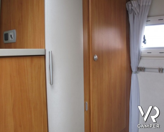 Hymer Exsis: camper motorhome compatto usato, con 4 posti letto, lunghezza ridotta, ottimo stivaggio