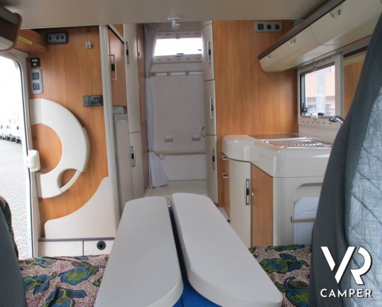 Hymer Exsis: camper motorhome compatto usato, con 4 posti letto, lunghezza ridotta, ottimo stivaggio