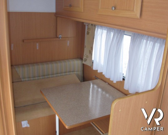 Ace Caravans S.A.: caravan usata 4 posti letto, con veranda, telaio Al-Ko, occasione per le vacanze.
