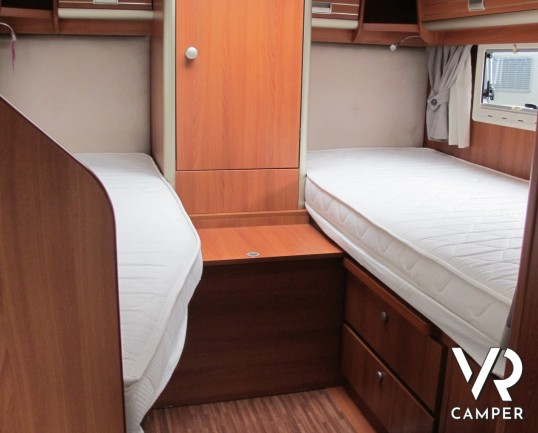 Laika X 650 R: camper usato semintegrale 4 posti letto, con Turbovent, veranda, climatizzatore automatico.