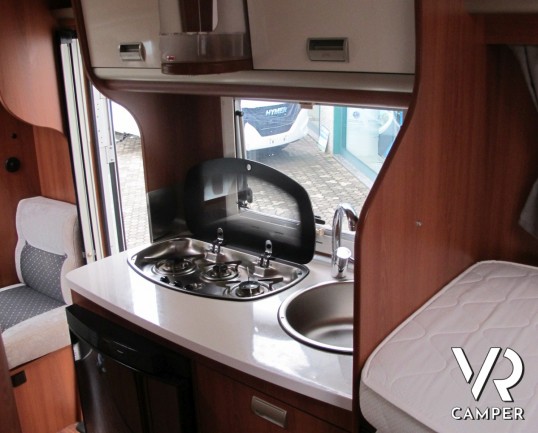 Laika X 650 R: camper usato semintegrale 4 posti letto, con Turbovent, veranda, climatizzatore automatico.