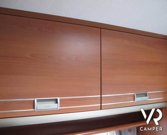 Laika X 650 R: camper usato semintegrale 4 posti letto, con Turbovent, veranda, climatizzatore automatico.