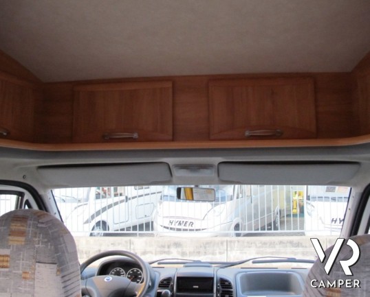 Adria Coral 680 SP: camper semintegrale usato con garage e letto matrimoniale posteriore, pochissimi chilometri su meccanica Fiat Ducato