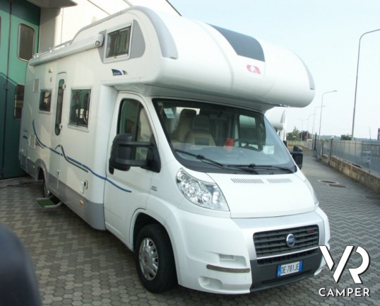 Adria S 690 DK: camper usato mansardato con letti a castello in coda,meccanica Fiat