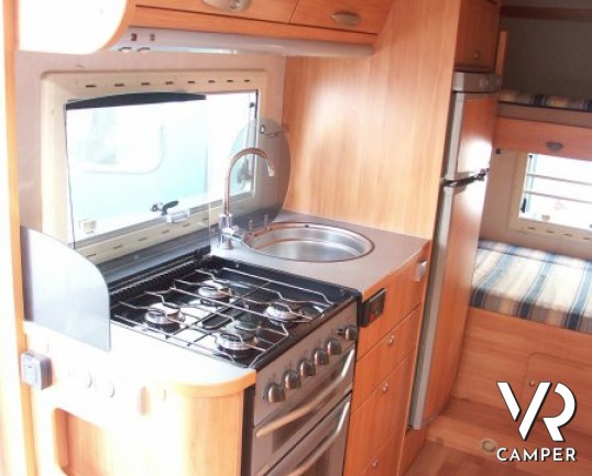 Adria S 690 DK: camper usato mansardato con letti a castello in coda,meccanica Fiat