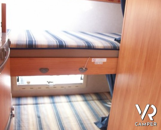 Adria S 690 DK: camper usato mansardato con letti a castello in coda,meccanica Fiat