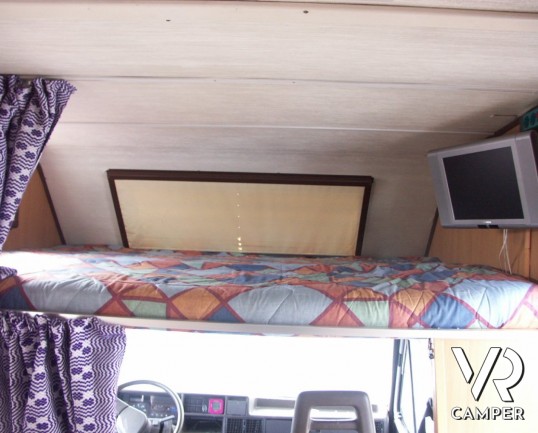 ARCA EUROPA 92 376: mansardato economico da prima esperienza, in buone condizioni di usura. Occasione camper!