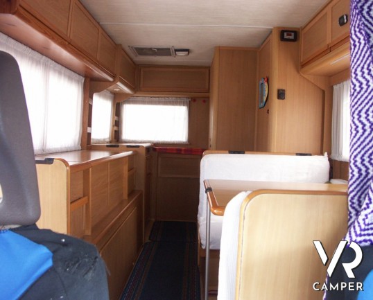 ARCA EUROPA 92 376: mansardato economico da prima esperienza, in buone condizioni di usura. Occasione camper!