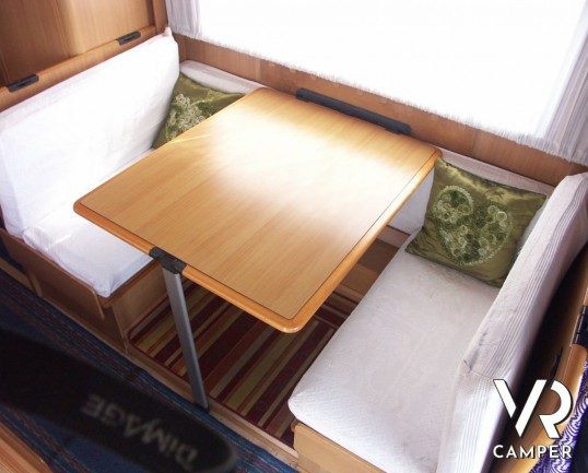 ARCA EUROPA 92 376: mansardato economico da prima esperienza, in buone condizioni di usura. Occasione camper!