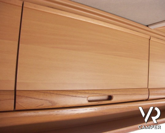 Arca Europa '92 416: camper usato mansardato occasione, ottimo per prime esperienze con ampi spazi e meccanica potente.