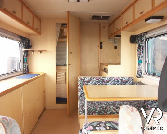 ARCA EUROPA - motorhome usato di fascia lusso degli anni novanta, con gancio traino