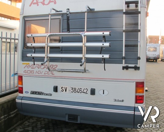 Arca America 406 New Deal: camper usato occasione a Torino, 6 posti letto e 6 posti omologati con bagno e doccia separati
