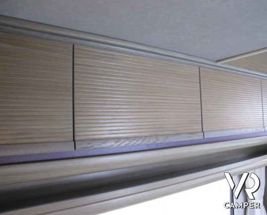 Arca America 406 New Deal: camper usato occasione a Torino, 6 posti letto e 6 posti omologati con bagno e doccia separati