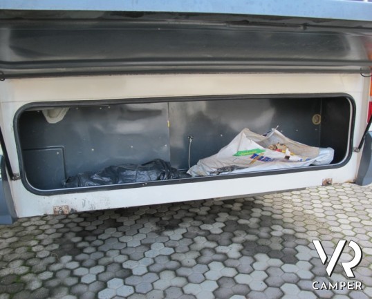 Arca America 406 New Deal: camper usato occasione a Torino, 6 posti letto e 6 posti omologati con bagno e doccia separati