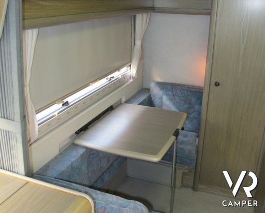 Arca America 406 New Deal: camper usato occasione a Torino, 6 posti letto e 6 posti omologati con bagno e doccia separati