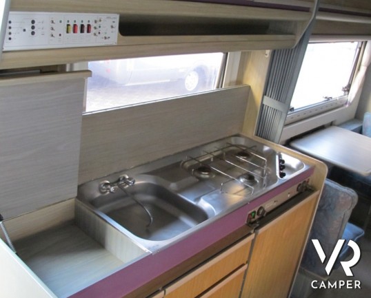 Arca America 406 New Deal: camper usato occasione a Torino, 6 posti letto e 6 posti omologati con bagno e doccia separati