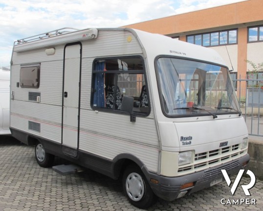 Arca Freccia 92: camper motorhome usato a Torino per prima esperienza di buona qualità e pochi chilometri.