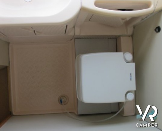 Arca Freccia 92: camper motorhome usato a Torino per prima esperienza di buona qualità e pochi chilometri.