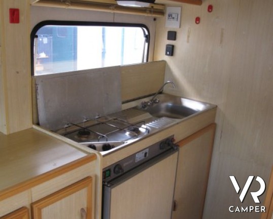 Arca Freccia 92: camper motorhome usato a Torino per prima esperienza di buona qualità e pochi chilometri.