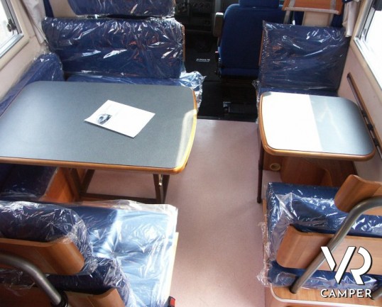 Arca Super America 475: occasione camper usato in colorazione silver, 7 posti letto, 6 omologato.