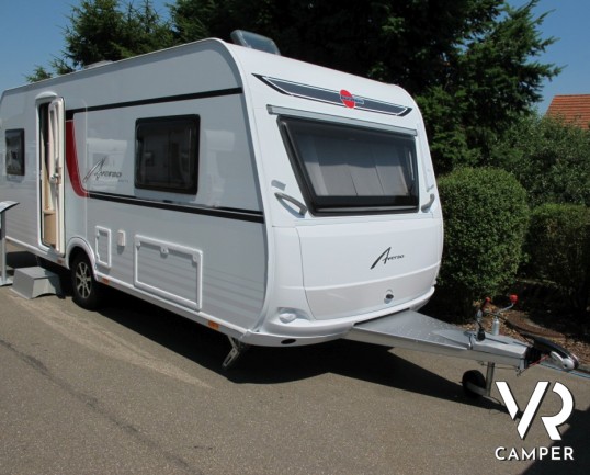 Burstner Averso 540 TL: caravan spaziosa con letti gemelli bassi, dinette a ferro di cavallo molto ampia