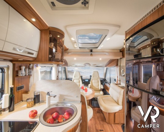 HYMER B 678 EXPERIENCE: camper motorhome nuovo in versione speciale, con un prezzo unico.