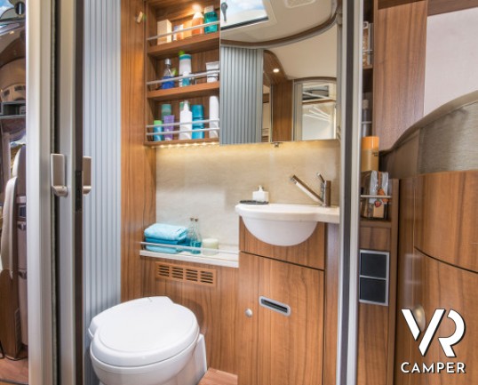 HYMER B 678 EXPERIENCE: camper motorhome nuovo in versione speciale, con un prezzo unico.