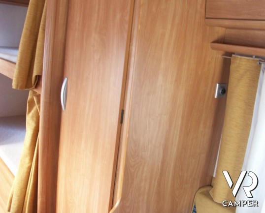 BLU CAMP SKY 70 - camper mansardato usato 7 posti letto, con doppia dinette e tanti accessori.